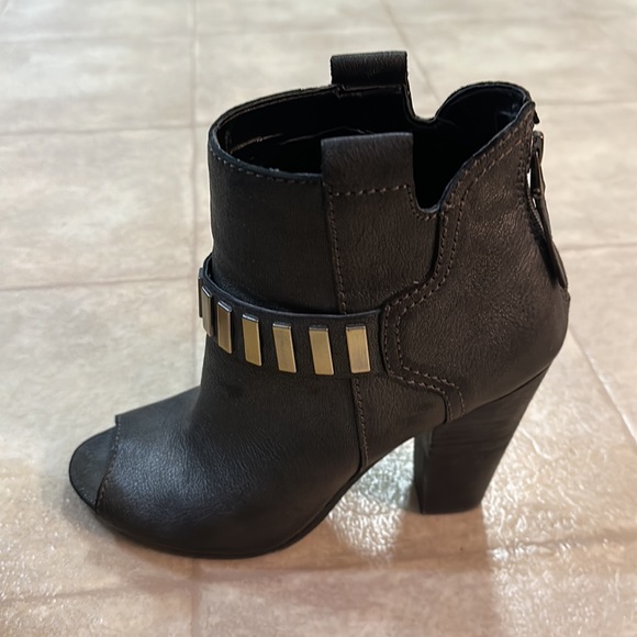 Guess Open Toe Booties - Picture 9 of 11